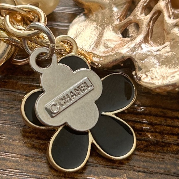 Luxury Pearl Keychain Chanel Charm - Picture 12 of 14
